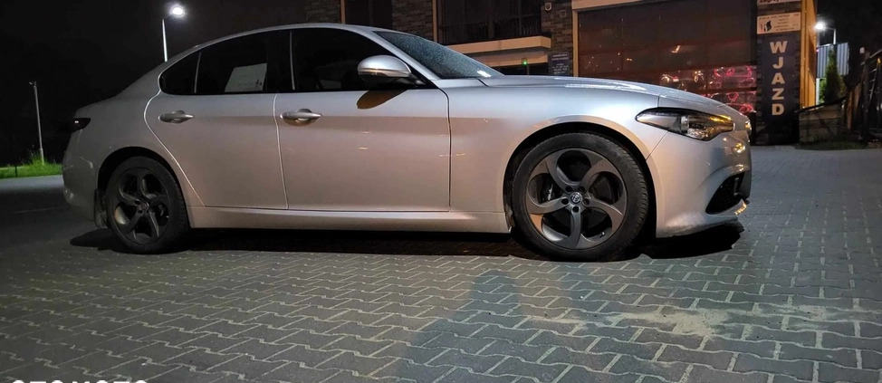 Alfa Romeo Giulia cena 83000 przebieg: 34100, rok produkcji 2017 z Legionowo małe 154